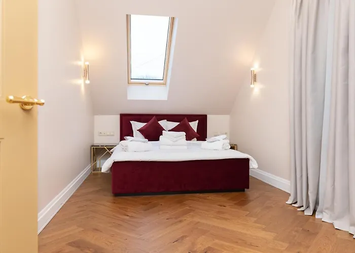 Meltzer Apartahotel 4*